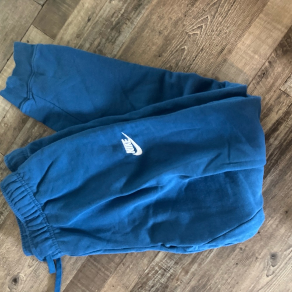 Nike Women’s Blue Fleece Sweatpants